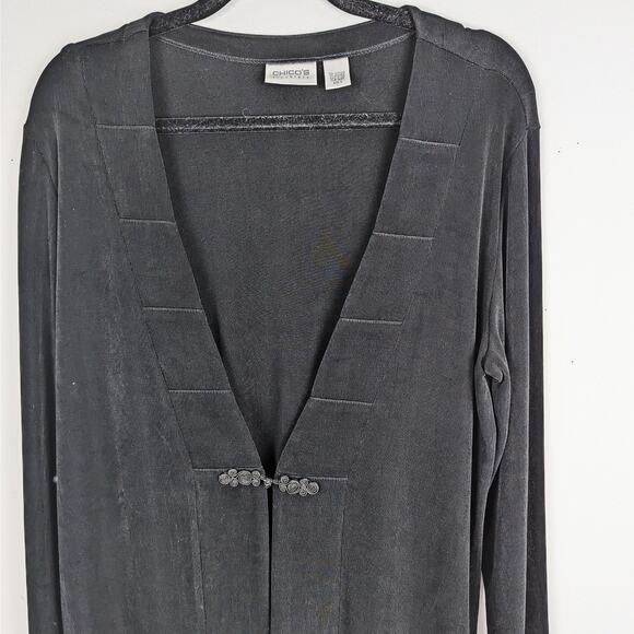 Chico's Travelers Stretch‎ Black V-neck Single Knot Button Closure Size 2|Large - Picture 2 of 6